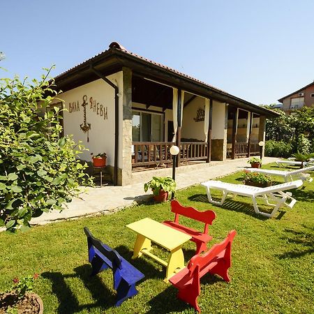 Villa Yanevi 洛泽内茨 外观 照片