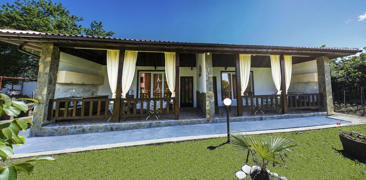 Villa Yanevi 洛泽内茨 外观 照片