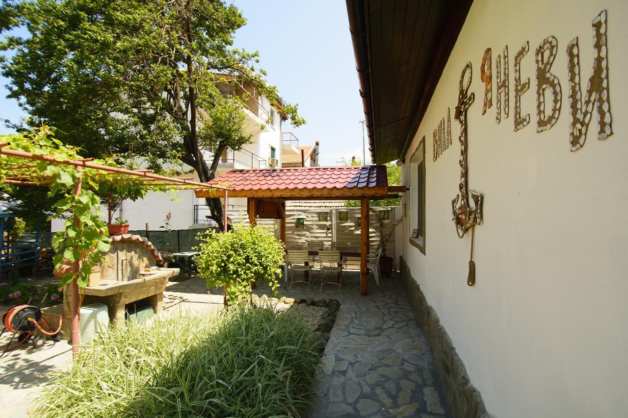 Villa Yanevi 洛泽内茨 外观 照片